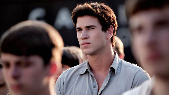 The Hunger Games – Liam Hemsworth In Crowd